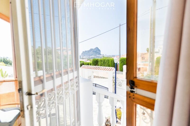 Calpe-Beautiful house with views of the sea and Peñón de Ifach for sale